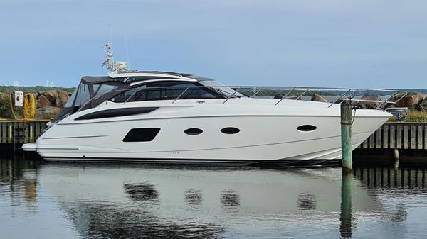 Princess Yachts V39 