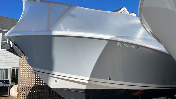 Pursuit S 328 Sport