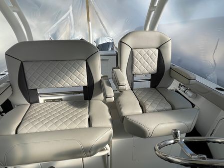 Pursuit S 328 Sport image