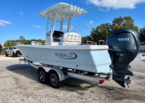 Robalo 246-CAYMAN image