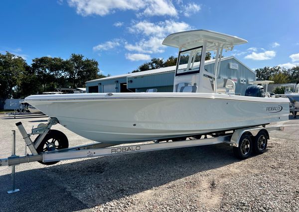 Robalo 246-CAYMAN image