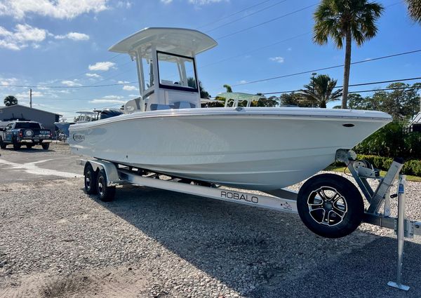 Robalo 246-CAYMAN image