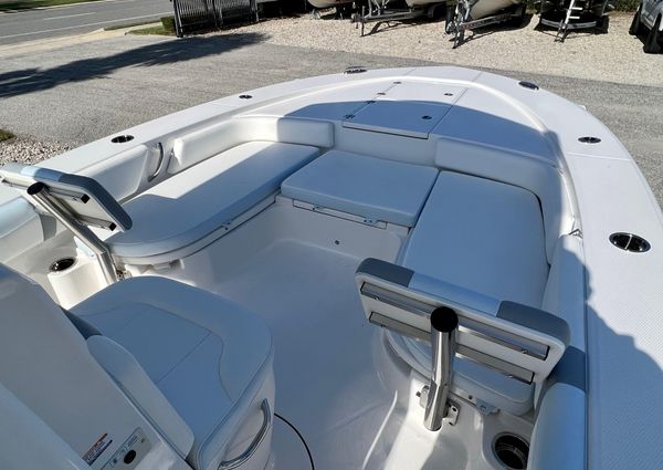 Robalo 246-CAYMAN image