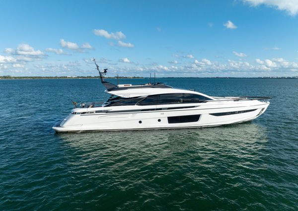 Azimut S10 image