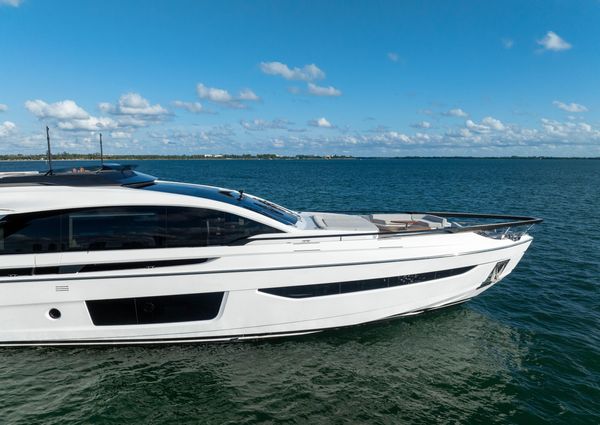 Azimut S10 image