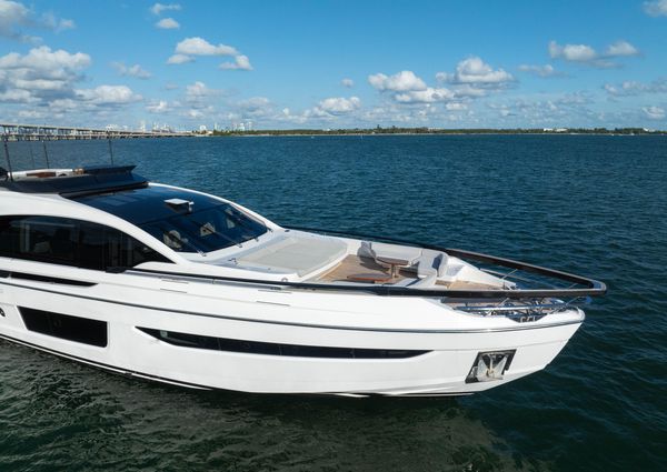 Azimut S10 image