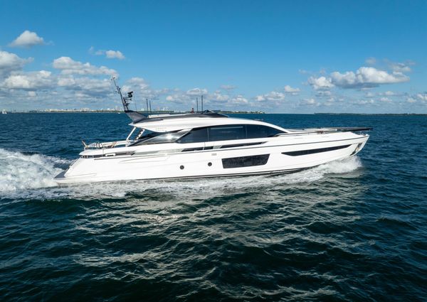 Azimut S10 image