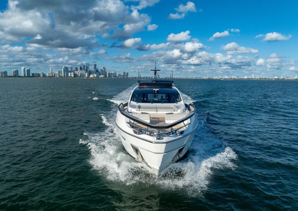 Azimut S10 image