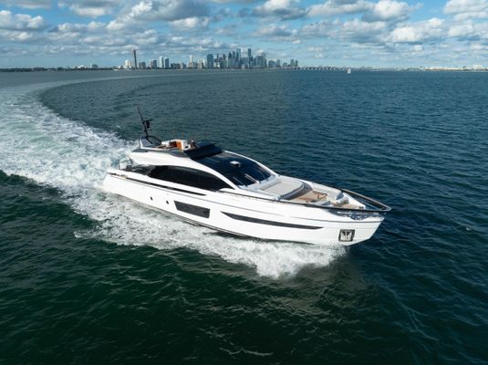 Azimut S10 - main image