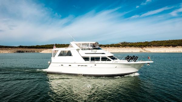 Hatteras 52 Sport Deck Motor Yacht 