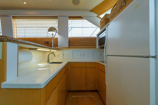 Hatteras 52 Sport Deck Motor Yacht image