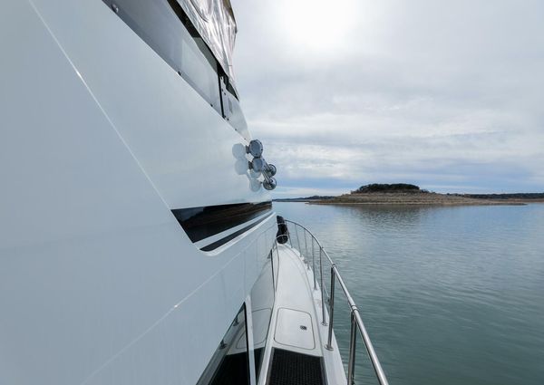 Hatteras 52 Sport Deck Motor Yacht image