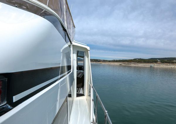 Hatteras 52 Sport Deck Motor Yacht image