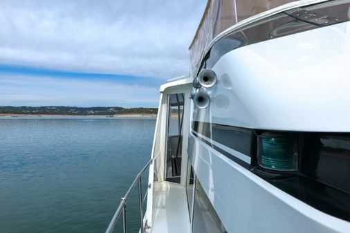 Hatteras 52 Sport Deck Motor Yacht image