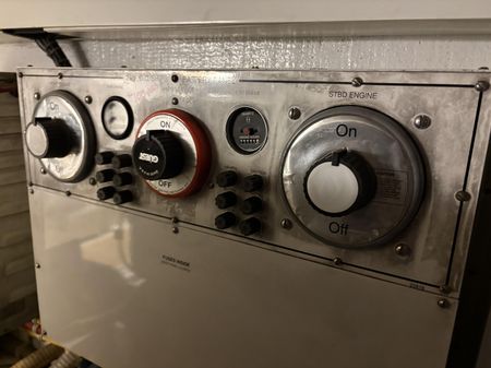 Hatteras 52 Sport Deck Motor Yacht image