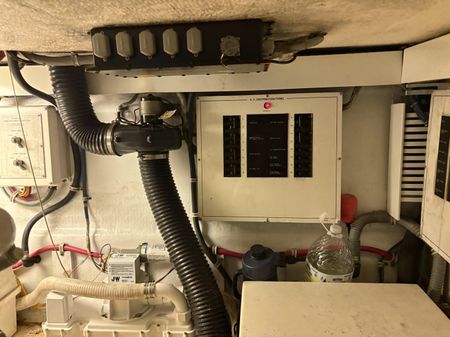 Hatteras 52 Sport Deck Motor Yacht image