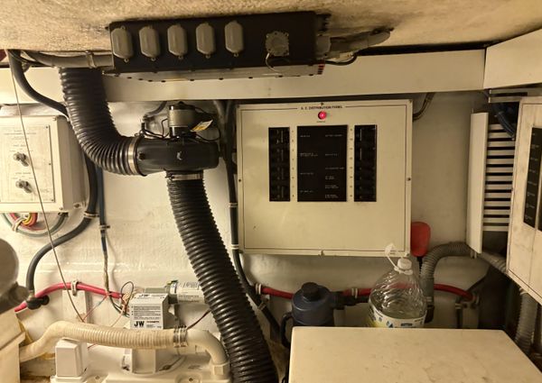 Hatteras 52 Sport Deck Motor Yacht image