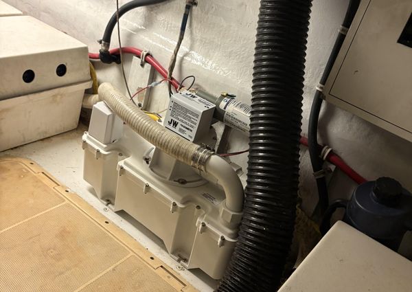 Hatteras 52 Sport Deck Motor Yacht image