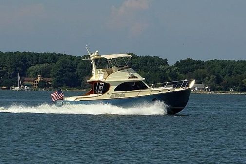 Hinckley Talaria 43 FB image