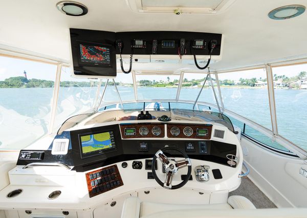 Sea Ray 560 Sedan Bridge image