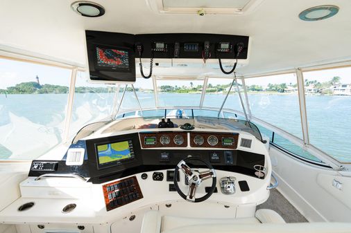 Sea Ray 560 Sedan Bridge image