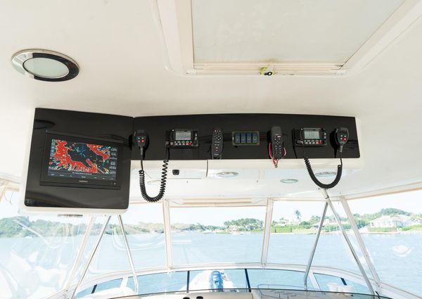 Sea Ray 560 Sedan Bridge image