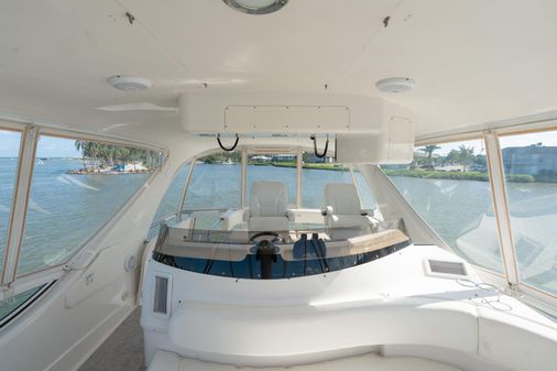 Sea Ray 560 Sedan Bridge image