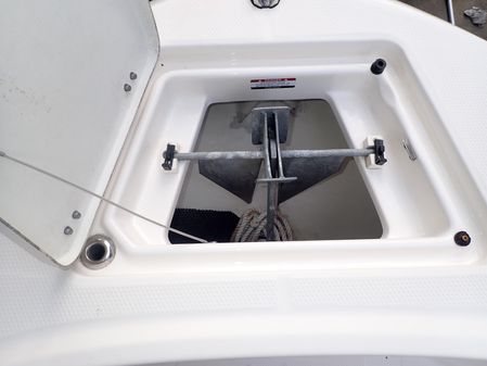 Robalo R180 Center Console image