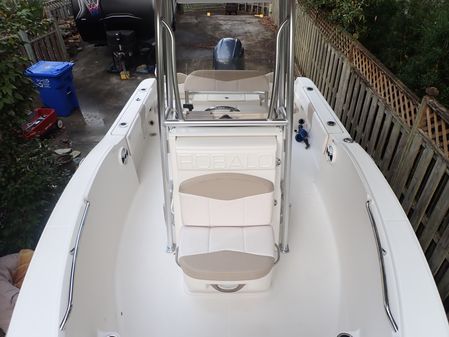 Robalo R180 Center Console image