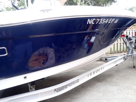 Robalo R180 Center Console image