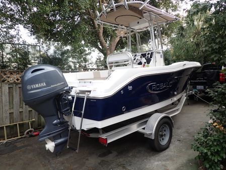 Robalo R180 Center Console image