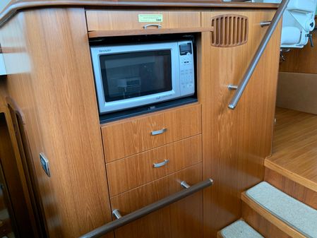 Tiara Yachts 5800 Sovran image