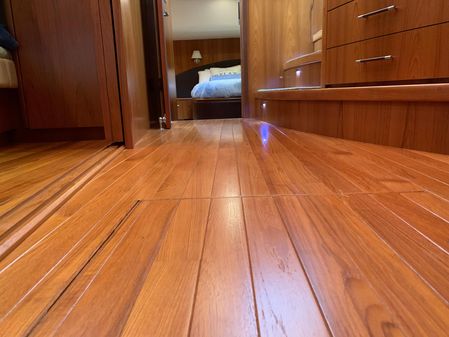 Tiara Yachts 5800 Sovran image