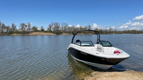 Sea Ray 230 SPX