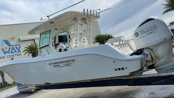 Hydra-Sports 3400 Center Console