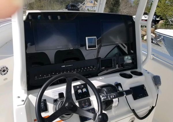 Cobia 280 Center Console image