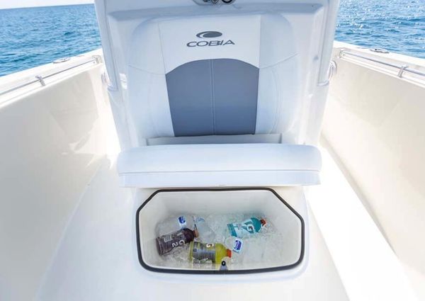 Cobia 280 Center Console image