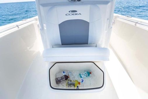 Cobia 280 Center Console image