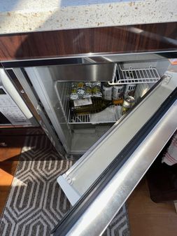 Sea Ray 400 Sundancer image