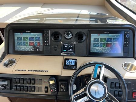 Sea Ray 400 Sundancer image