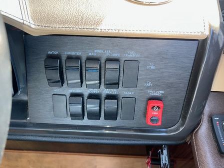 Sea Ray 400 Sundancer image