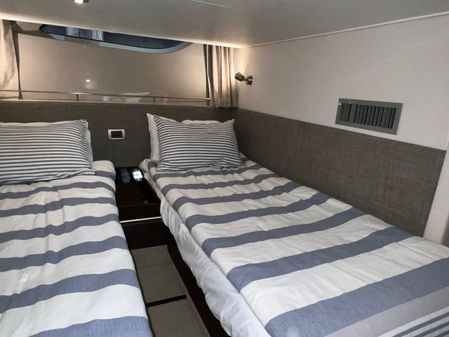 Sea Ray 400 Sundancer image