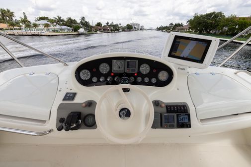 Azimut 58 image