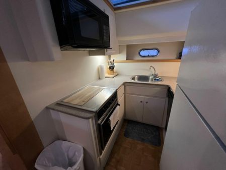 Carver 440 Aft Cabin Motor Yacht image