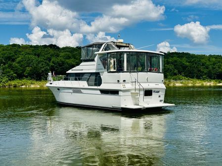 Carver 440 Aft Cabin Motor Yacht image