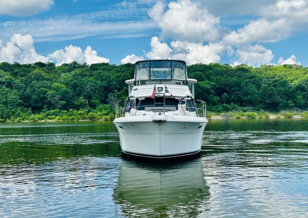 Carver 440 Aft Cabin Motor Yacht image