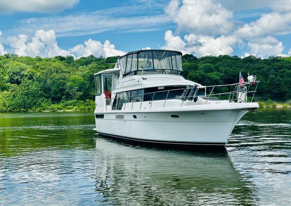 Carver 440 Aft Cabin Motor Yacht image