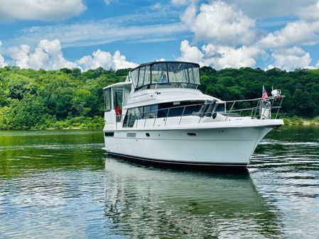 Carver 440 Aft Cabin Motor Yacht image