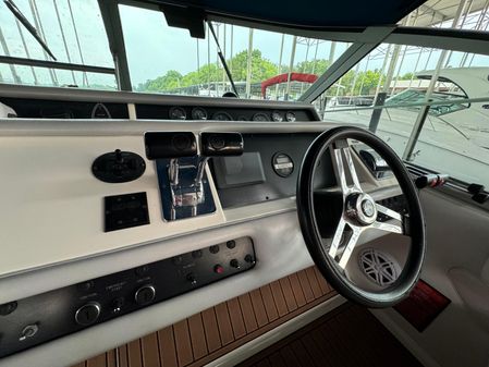 Sea Ray 330 Sundancer image