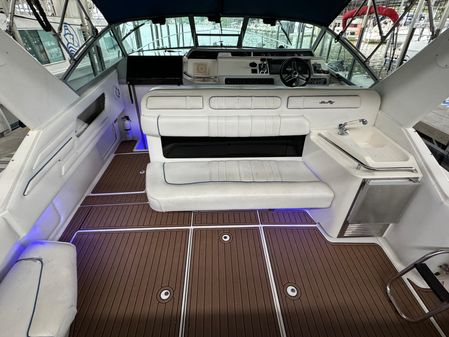 Sea Ray 330 Sundancer image